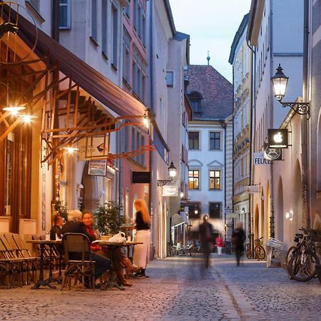 Hotel Orphee - Grosses Haus Regensburg Ngoại thất bức ảnh