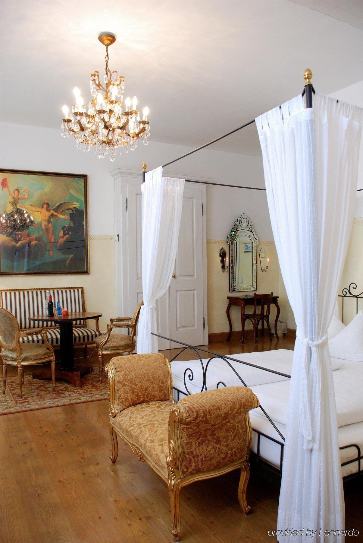 Hotel Orphee - Grosses Haus Regensburg Phòng bức ảnh