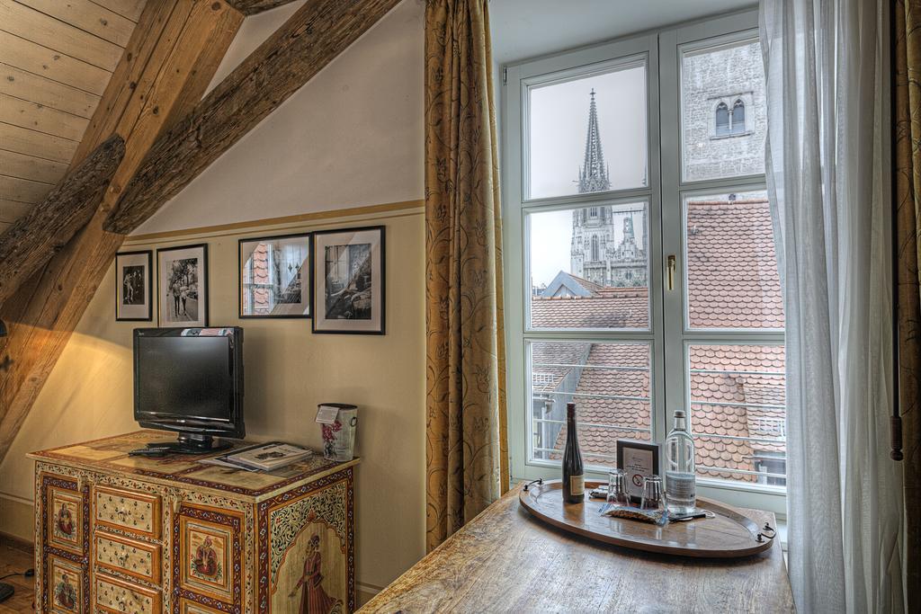 Hotel Orphee - Grosses Haus Regensburg Ngoại thất bức ảnh