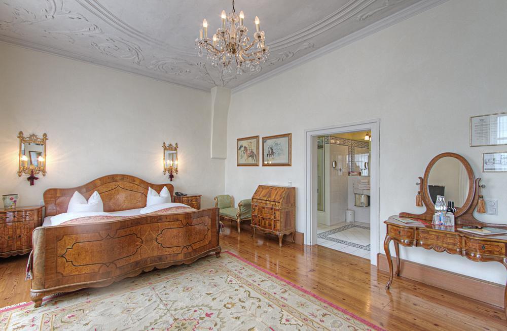 Hotel Orphee - Grosses Haus Regensburg Ngoại thất bức ảnh
