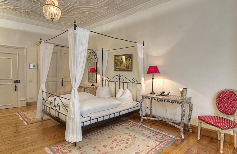 Hotel Orphee - Grosses Haus Regensburg Ngoại thất bức ảnh